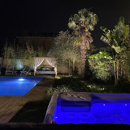 Unique! Jacuzzi Prive 35°C + Cinema Villa Entiere 梅济约 外观 照片